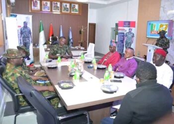 COMMUNITY POLICING COMMITTEE VISITS 6 DIVISION GARRISON, SOLICITS FOR COOPERATION