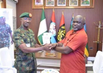 NIGER DELTA MEDIA FORUM CONFERS AWARD ON COMMANDER 6 DIVISION GARRISON, LAUD EFFORTS ON ANTI ILLEGAL BUNKERING OPERATIONS