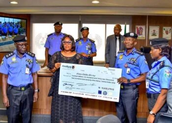 IGP PRESENTS CHEQUES WORTH OVER 2 BILLION TO NEXT OF KINS OF DECEASED OFFICERS