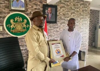 ONOLGA COUNCIL BOSS DR COOKEY-GAM ROLLS OUT UNDERGRADUATE BURSARY