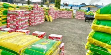 Rivers: Bonny Council Chair Donates Bags of Rice to Residents