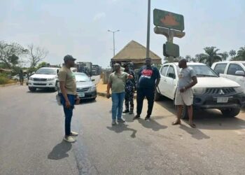 Rivers CP Visits Checkpoints, Warns Officers Against Extortion