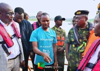 23 Suspected Oil Thieves Arrested as NNPCL Inspects illegal Vessel in Warri