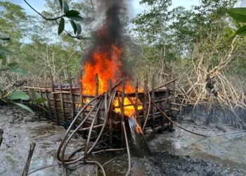 Navy Destroys illegal Oil Refining Sites in Rivers, Others
