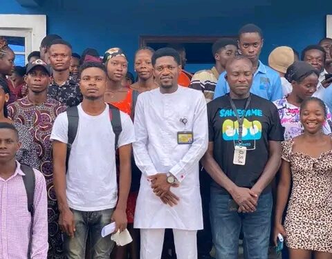 Tuition Fee: UNIPORT SUG President Distributes Cash to Students