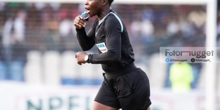 Female Referee Officiates NPL Match