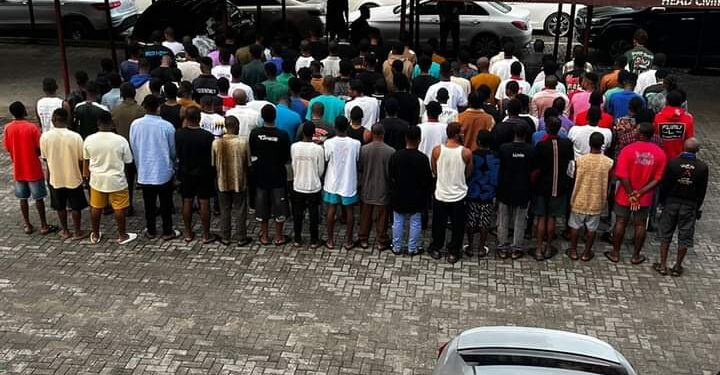 EFCC Arrests 117 Suspected Internet Fraudsters in Lagos