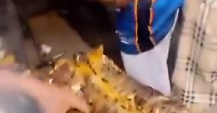 Burna Boy Purchases Bole Worth N4M for Passersby in Port Harcourt