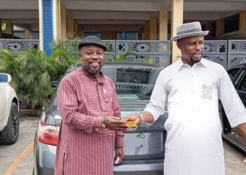 Opobo/Nkoro CTC Chairman Presents Cars to Members