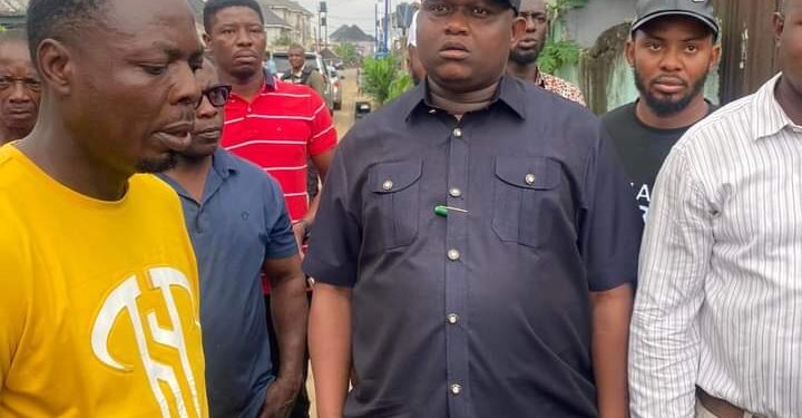 Again, Ihunwo Donates Transformer To Obio/Akpor Community