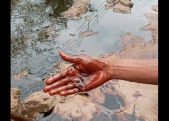 Breaking: Residents Scoop as Fresh Oil Spill Hits Rivers Community