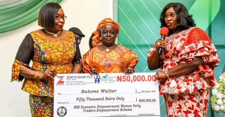 Sen. Tinubu Empowers 1,000 Rivers Women With N50M Grant