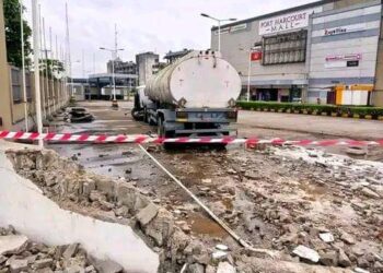 Petrol Tanker Rams Into Port Harcourt Shopping Mall