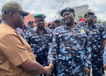 OBIO/AKPOR CHAIRMAN RECEIVES THE RIVERS STATE COMMISSIONER OF POLICE AT THE COUNCIL SECRETARIAT