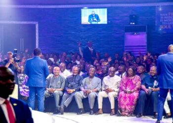 GOV FUBARA ATTENDS IBIYEOMIE’S BIRTHDAY SERVICE