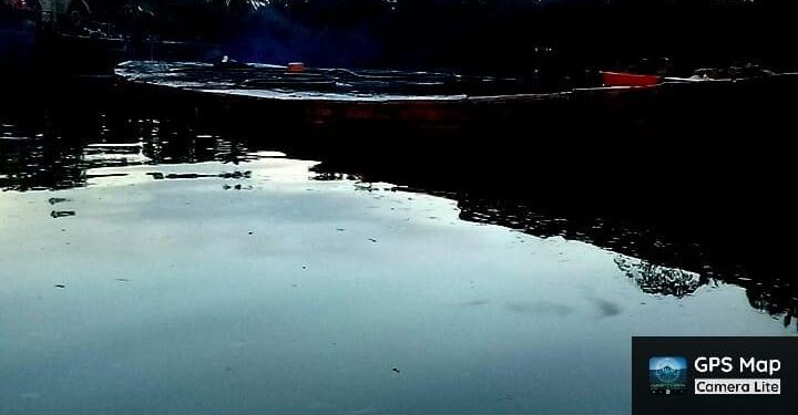 Navy, Discovers, Impounds Wooden Boat With illegal Crude in Rivers Communities