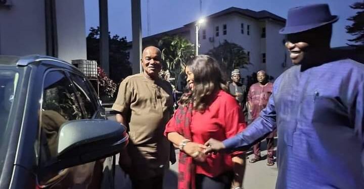 Mayor of PHALGA Presents Official Vehicle to Deputy