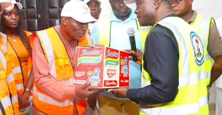 RIVERS STATE FLOOD PREVENTION AND MANAGEMENT COMMITTEE VISITS ABUA ODUAL PRESENT PALLIATIVES