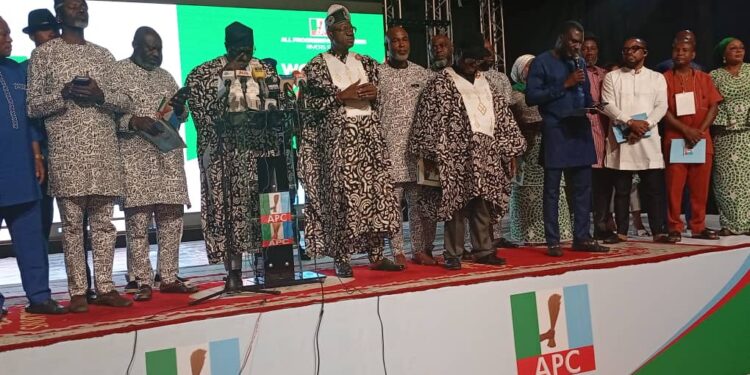 APC: Ganduje Inaugurates Rivers Excos, Vows to Takeover Rivers