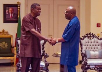 Pastor Adeboye Visits Rivers Governor, Prays for State