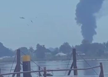 Military Burns Fuel Boat in Rivers State Waterways