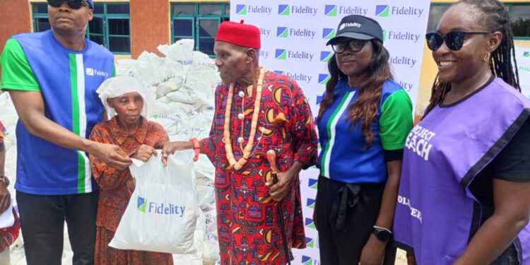 Fidelity Bank Donates Food to Over 1,500 Residents in Rivers State Community