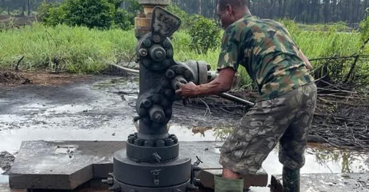 Nigerian Navy Shuts Down Oil Theft, Illegal Refineries in Rivers State