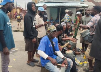 Youths Block Aleto Road, Demand Release of Community Dividends