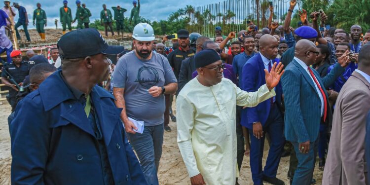 Fubara Frowns at Slow Pace of Ndele–Omofo–Egamini–Agba-Ndele Road Project, Hints at Contract Review